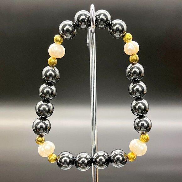 Hematite and Pearl Gemstone Bracelet Handmade - Picture 4 of 4